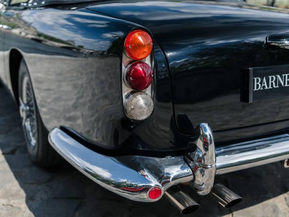 Afbeelding 30/75 van Aston Martin DB 5 Volante (1964)