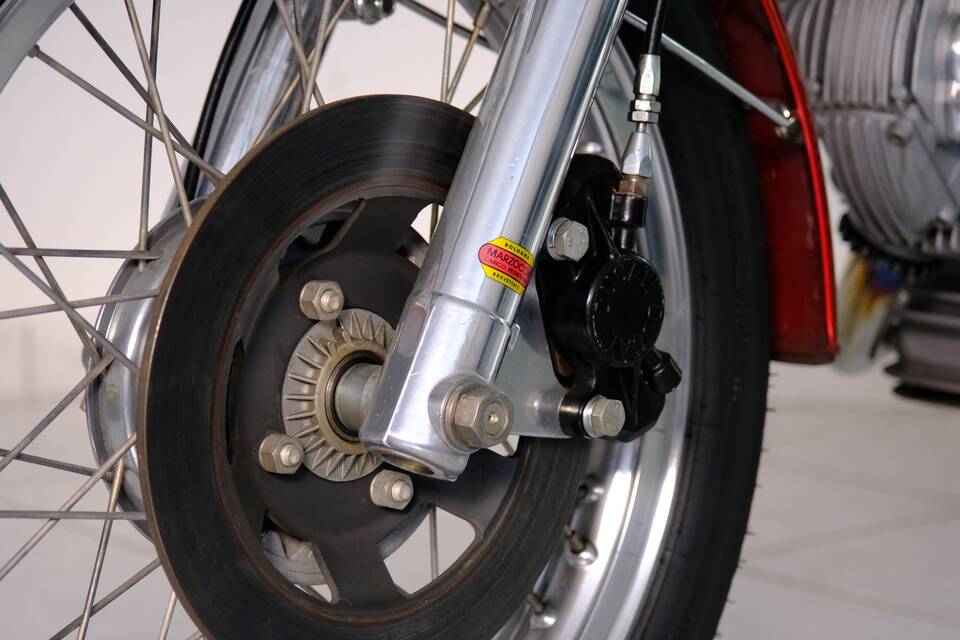 Immagine 43/96 di Ducati 750 GT (1974)
