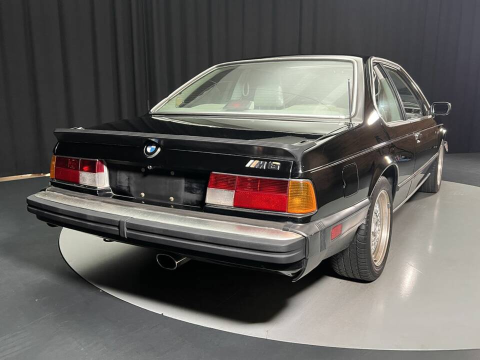 Image 8/8 of BMW M6 (1987)