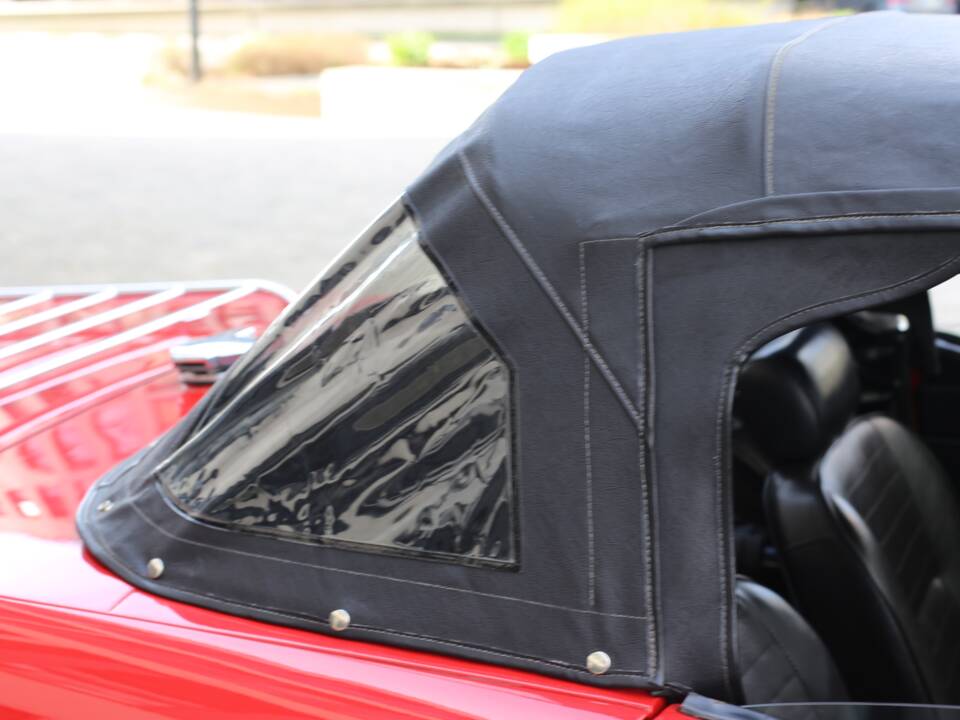 Image 16/49 of Triumph TR 6 (1976)