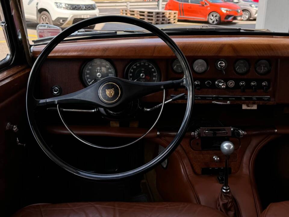 Image 18/25 de Jaguar S-Type 3.8 (1965)