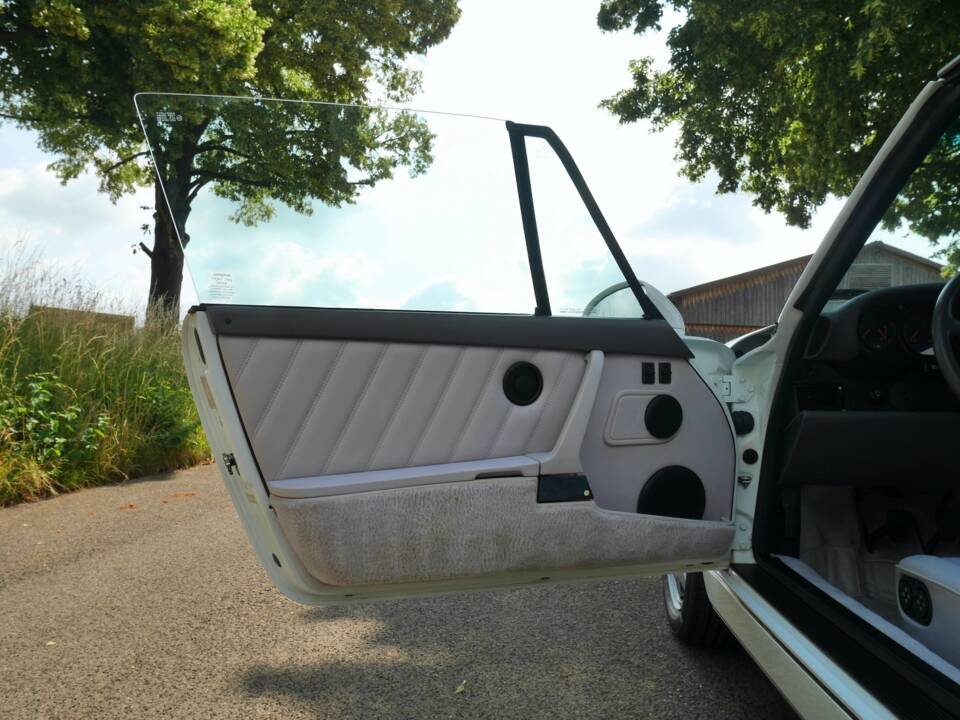 Bild 13/45 von Porsche 911 Carrera 2 (1993)