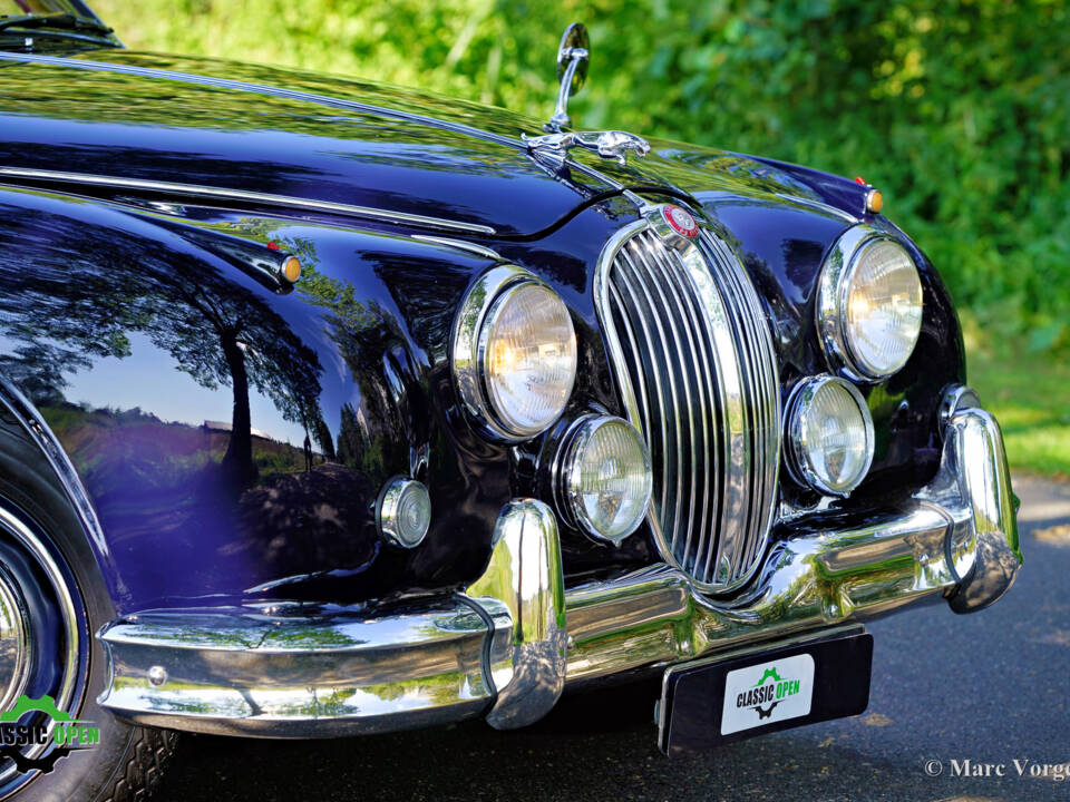 Image 21/46 of Jaguar Mk II 3.8 (1962)