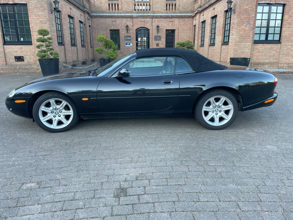 Imagen 5/46 de Jaguar XK8 4.0 (1997)