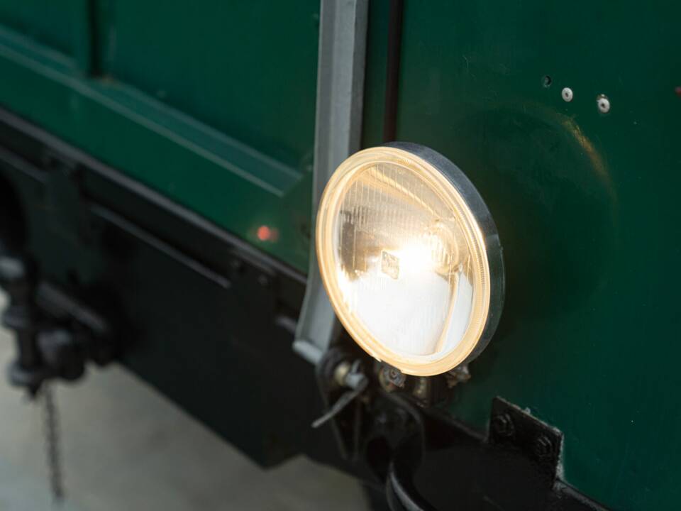 Bild 23/50 von Land Rover 88 (1978)