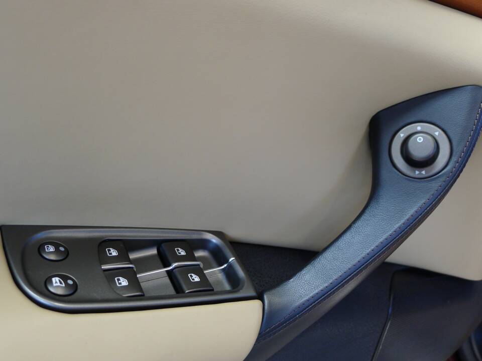 Imagen 41/42 de Lancia Thesis 2.4 (2002)