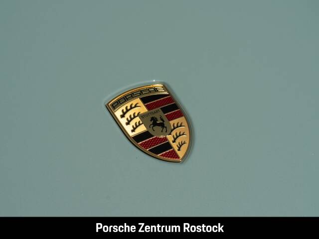 Obraz 2/35 pojazdu Porsche Taycan 4S (1900)