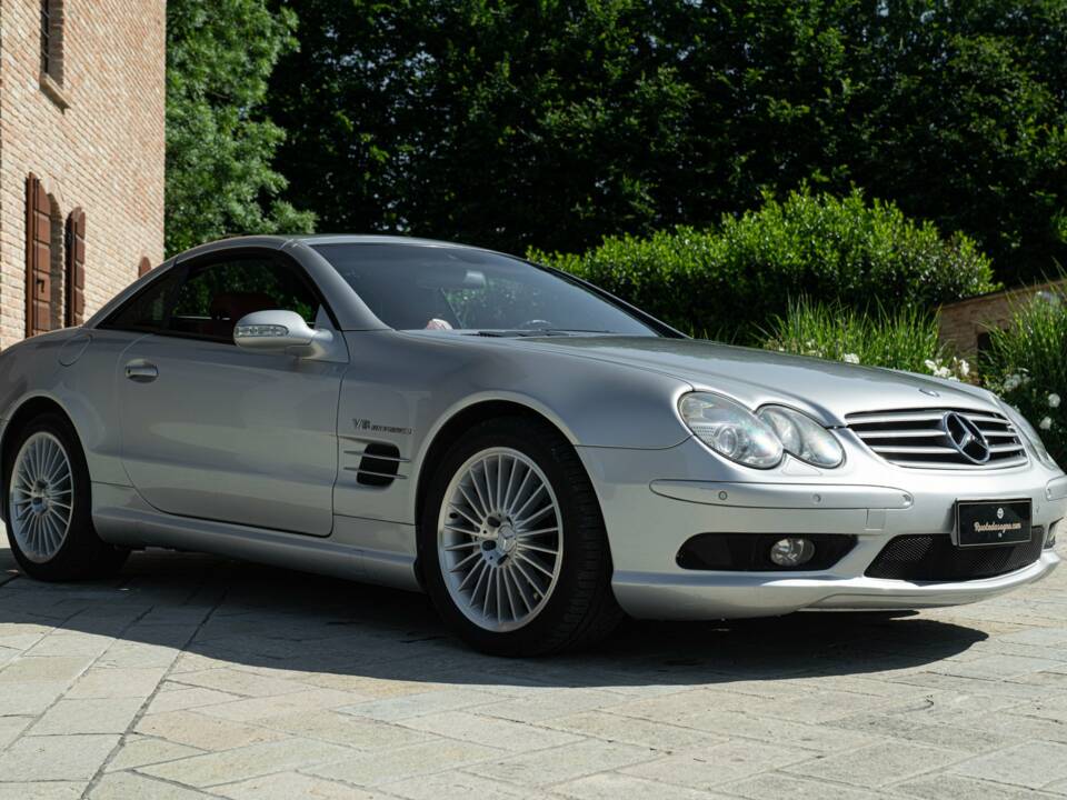 Image 3/50 of Mercedes-Benz SL 55 AMG (2002)