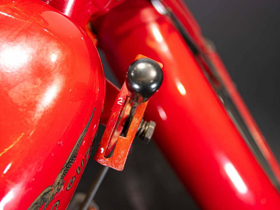 Immagine 46/50 di Moto Guzzi Motoleggera 65 (1951)