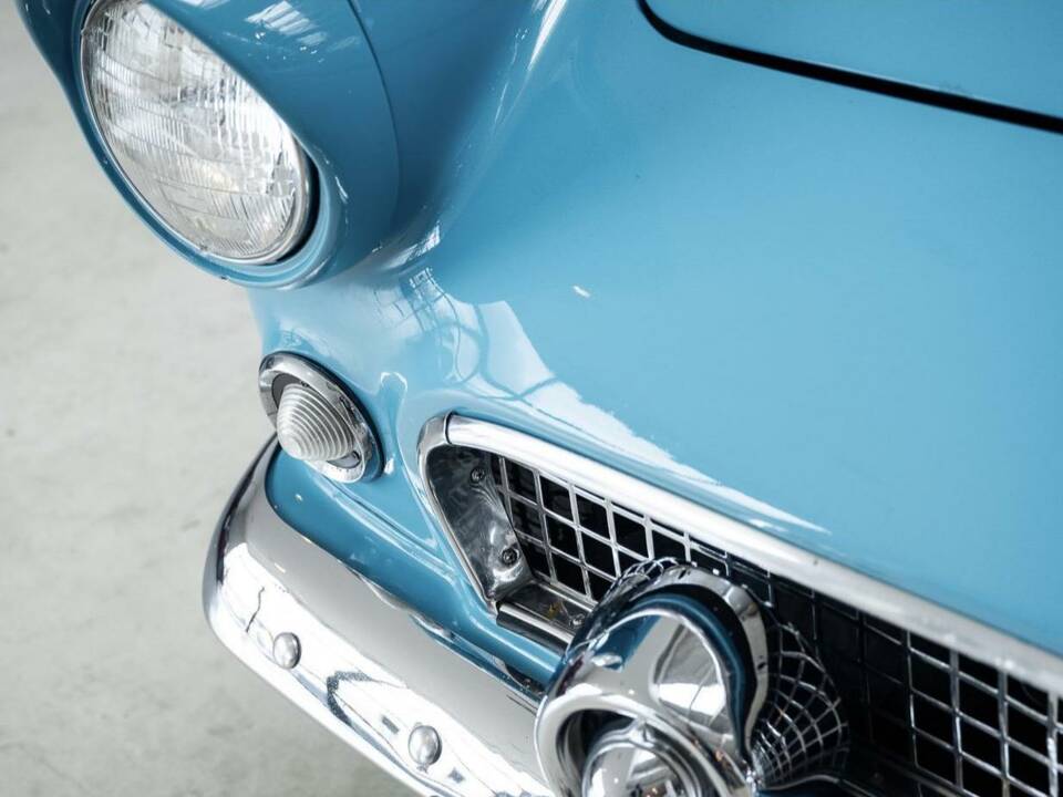 Image 32/41 of Ford Thunderbird (1956)