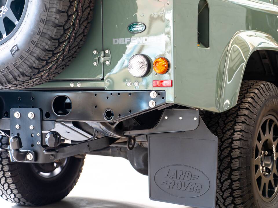 Image 20/24 of Land Rover Defender 110 (2013)