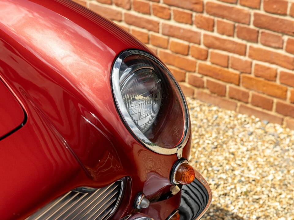 Bild 14/50 von Aston Martin DB 6 Vantage (1969)