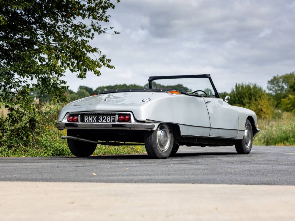 Bild 23/50 von Citroën ID 19 Break (1967)