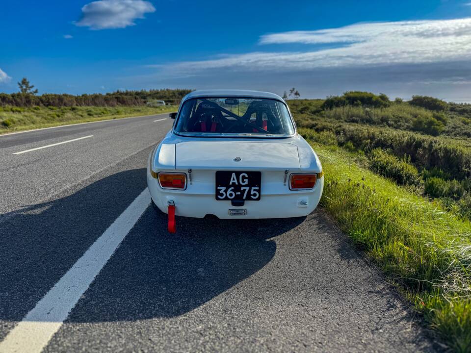 Image 9/99 of Alfa Romeo Giulia 1750 GT Am (1971)