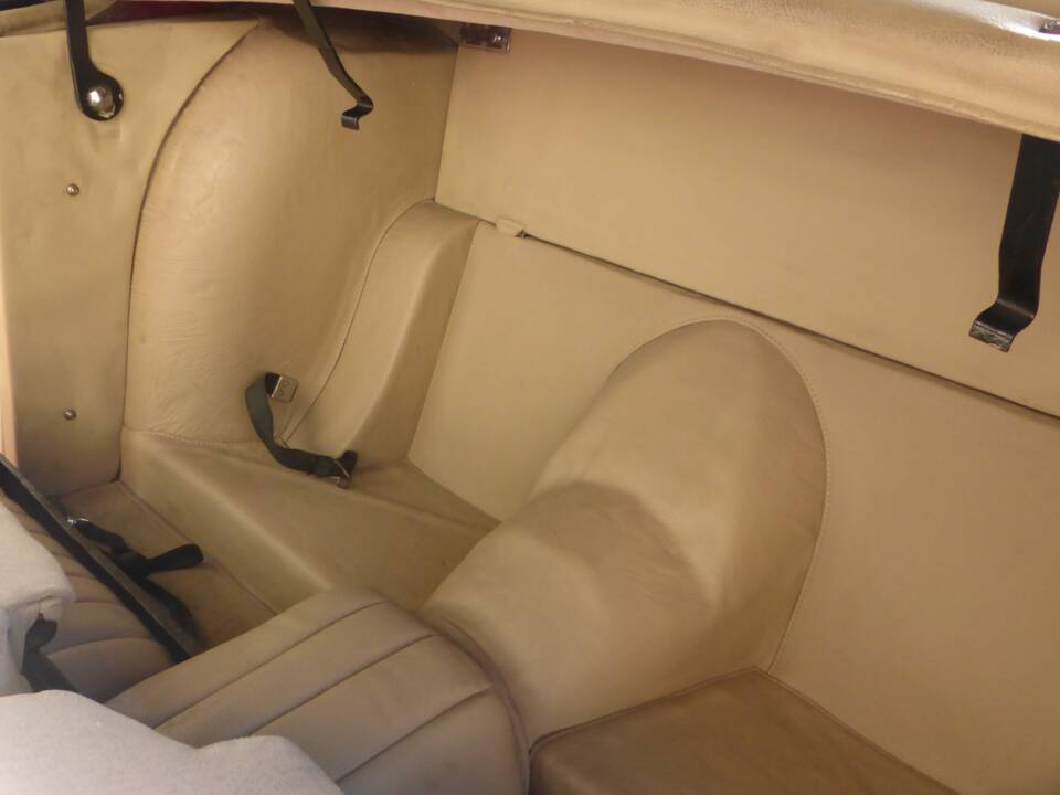 Image 87/174 of Jaguar XK 150 3.4 S OTS (1958)