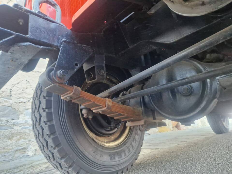 Image 50/54 of Land Rover 109 (1970)