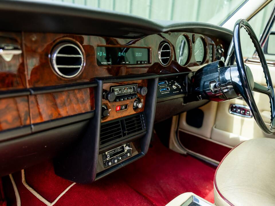 Immagine 46/50 di Rolls-Royce Silver Spirit (1981)