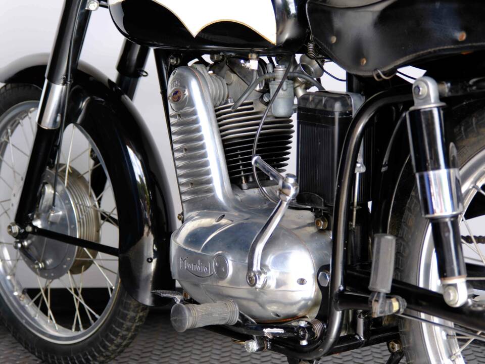Imagen 46/63 de Mondial 175 Turismo Veloce (1954)