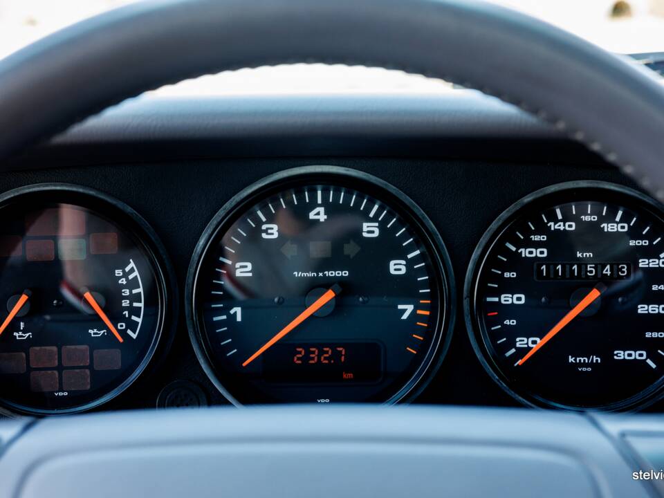 Afbeelding 22/33 van Porsche 911 Carrera 2 (1993)