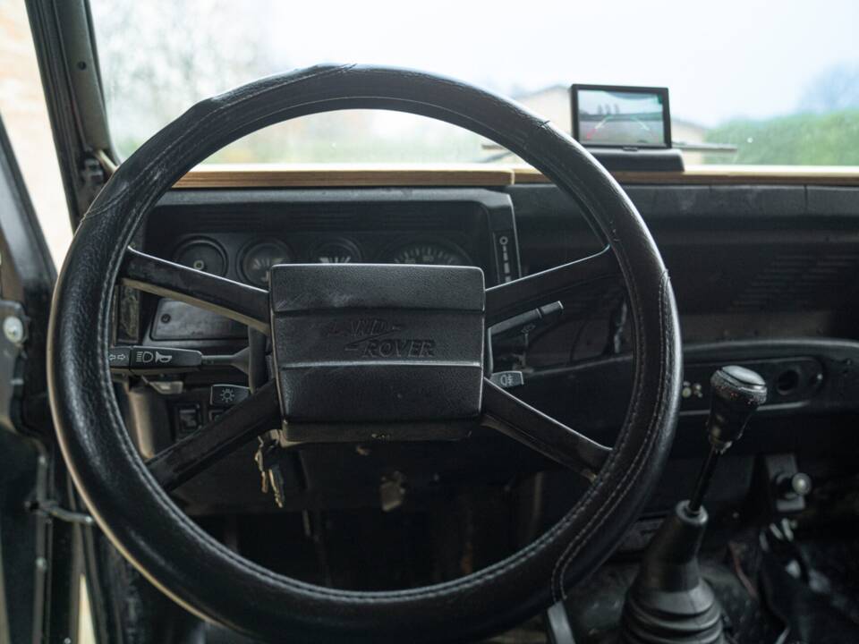 Bild 44/50 von Land Rover 90 (1985)