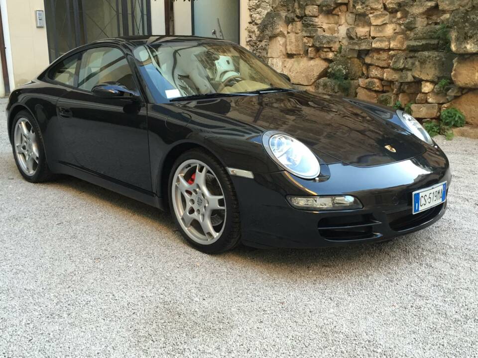 Image 2/16 of Porsche 911 Carrera S (2005)