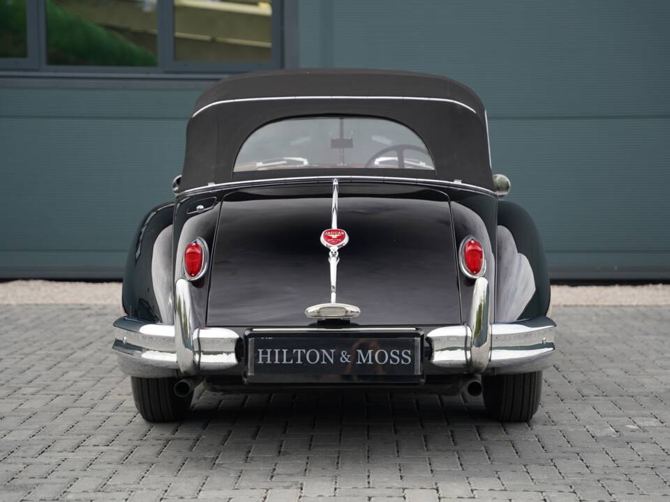 Image 8/50 of Jaguar XK 140 DHC (1956)
