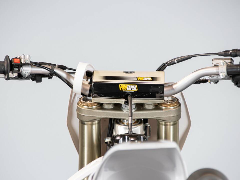 Image 8/50 de Yamaha DUMMY (2008)