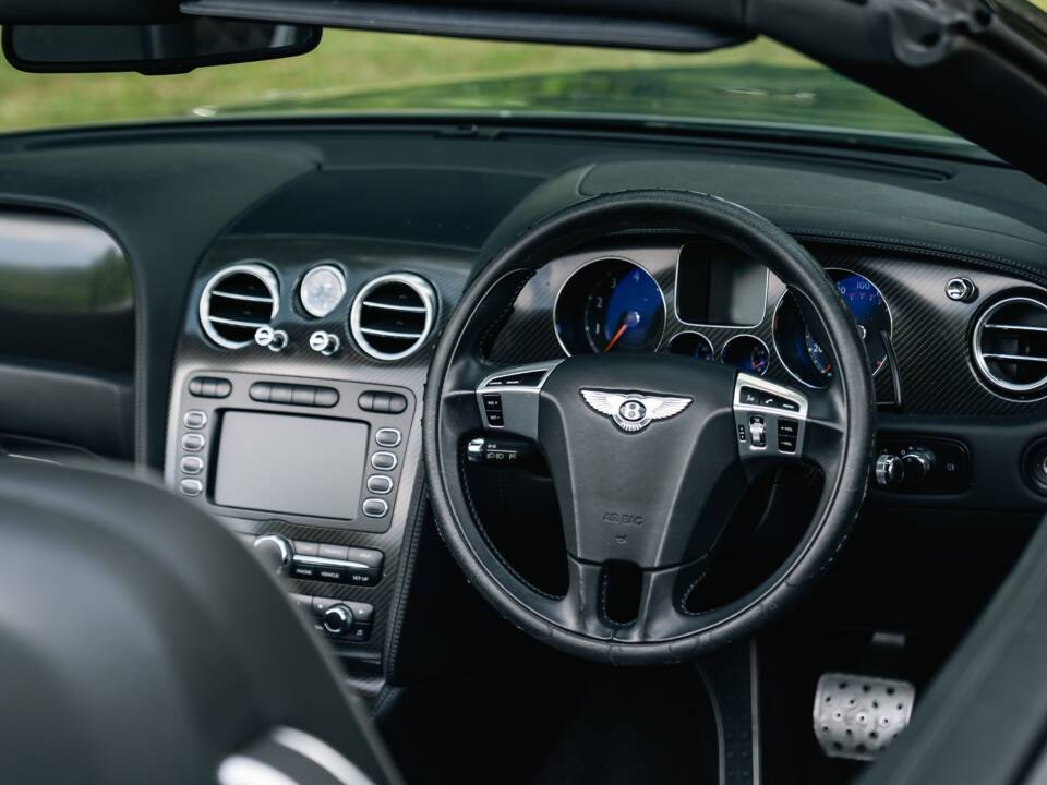 Immagine 4/50 di Bentley Continental GTC (2010)