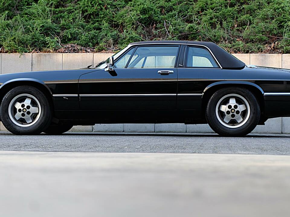 Imagen 11/91 de Jaguar XJ-SC V12 (1986)