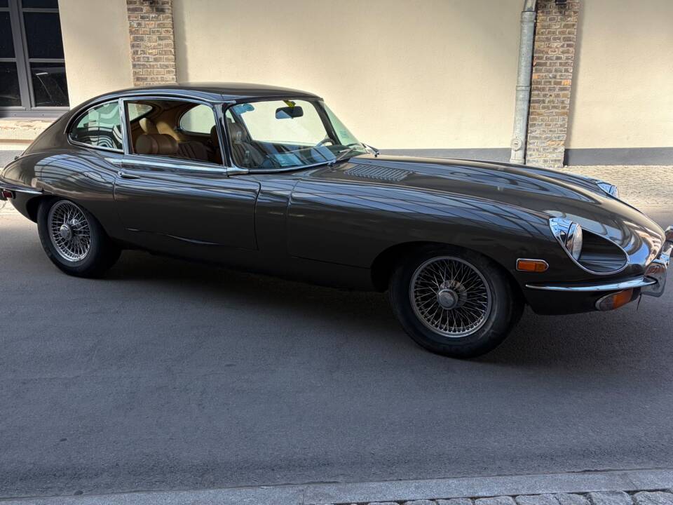Image 4/81 de Jaguar Type E (2+2) (1969)