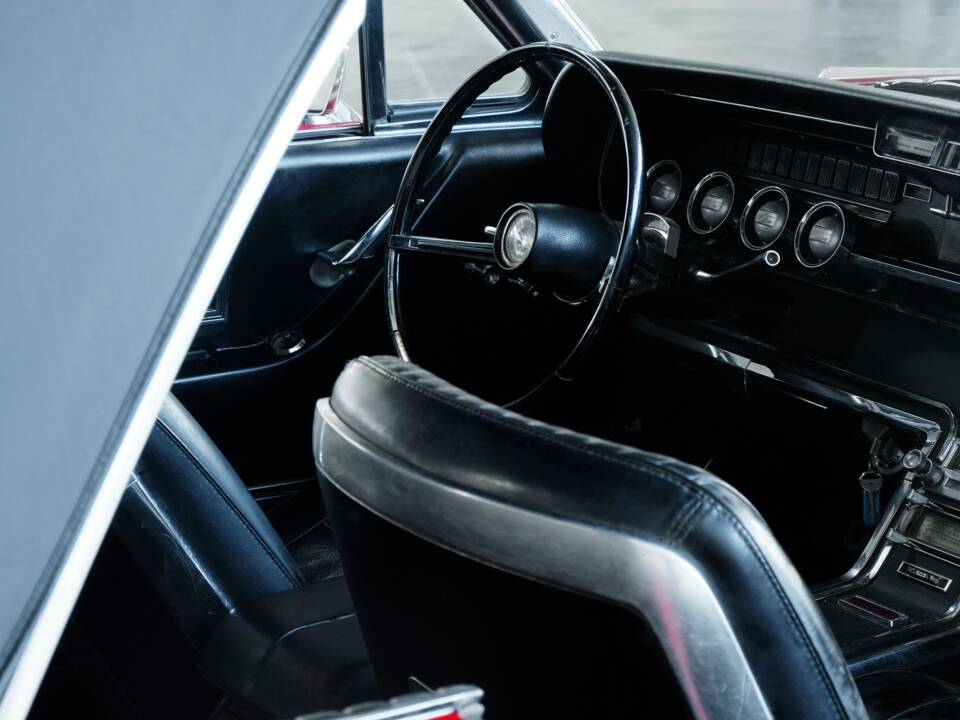 Bild 44/50 von Ford Thunderbird (1966)