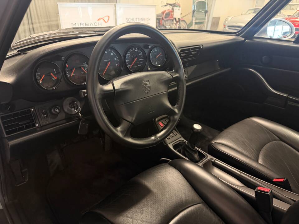 Imagen 17/19 de Porsche 911 Carrera 4 (1995)