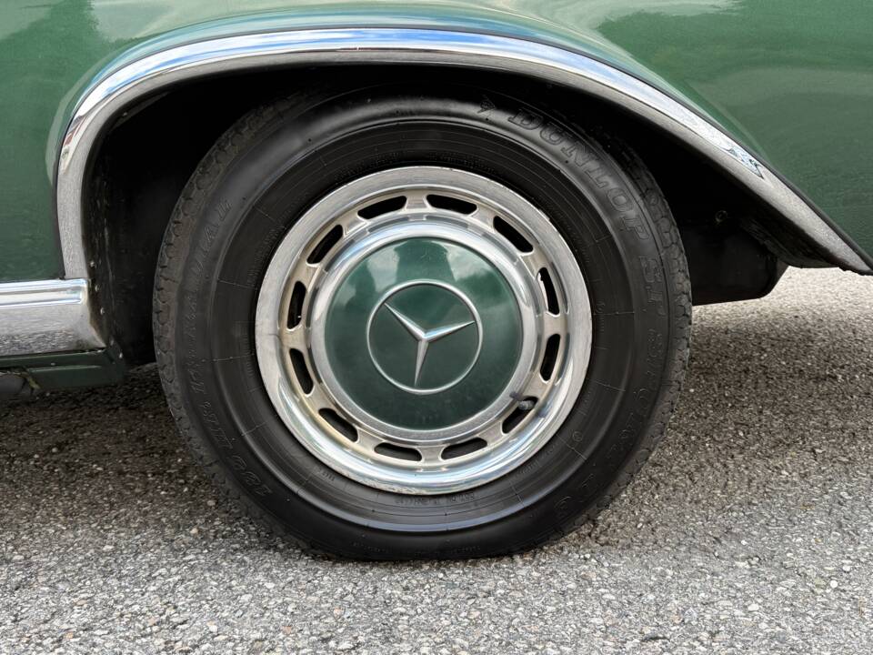 Afbeelding 19/46 van Mercedes-Benz 220 SE b (1961)