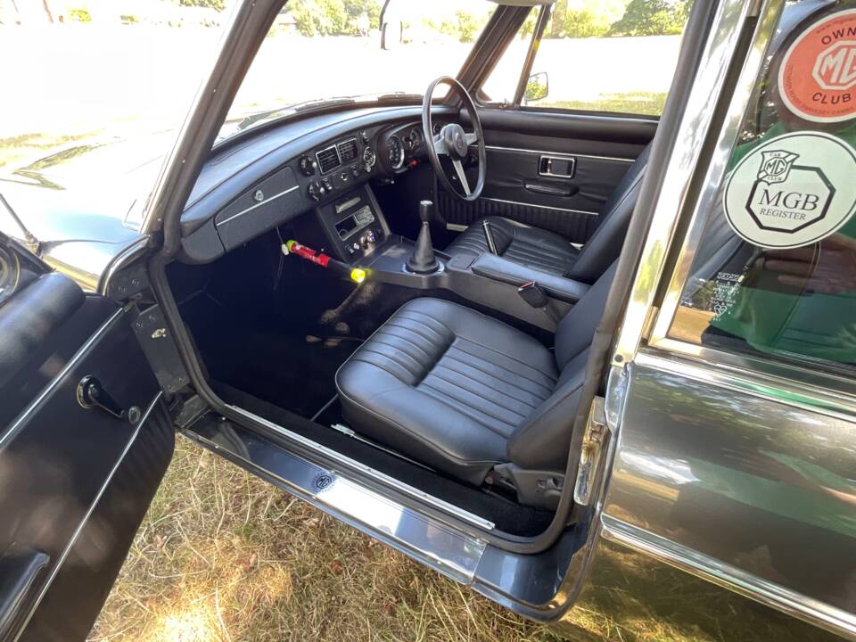 Imagen 25/45 de MG MGB GT (1974)