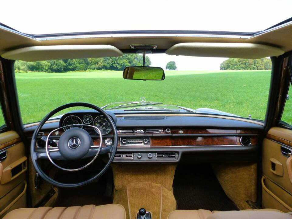 Mercedes-Benz 300 SEL 6.3 Limousine beigegrau metallic  (W 109) 1968