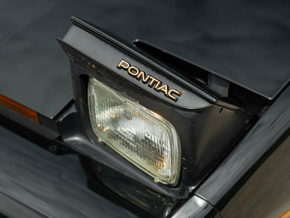Bild 16/50 von Pontiac Firebird TransAm (1989)