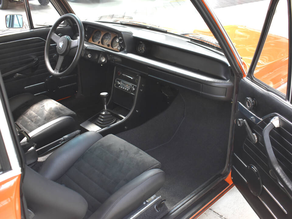 Image 28/52 of BMW 2002 tii (1975)