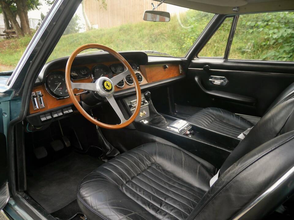 Image 10/45 of Ferrari 330 GT (1967)