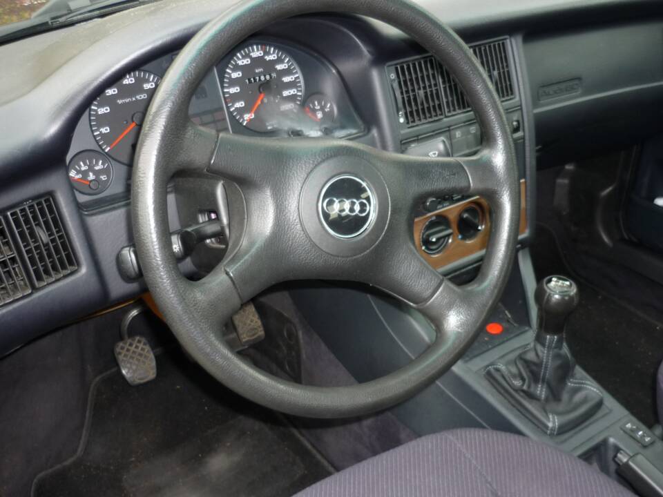 Afbeelding 14/23 van Audi 80 (1993)