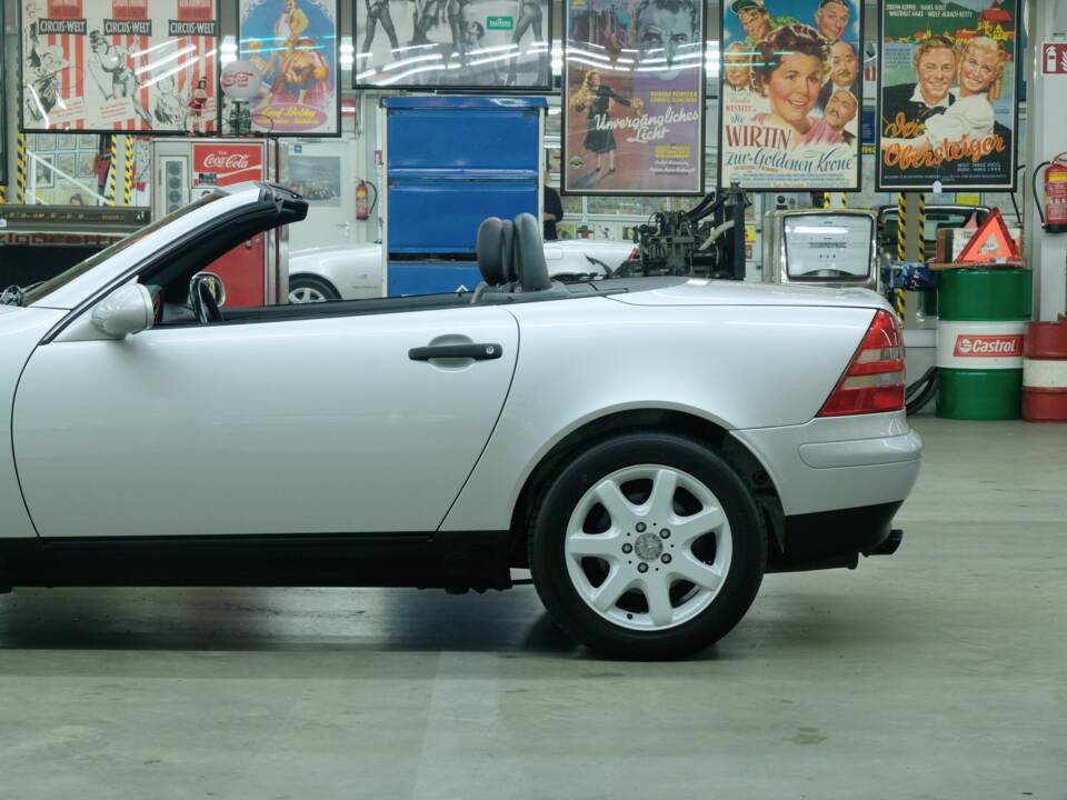 Immagine 45/50 di Mercedes-Benz SLK 230 Kompressor (1996)