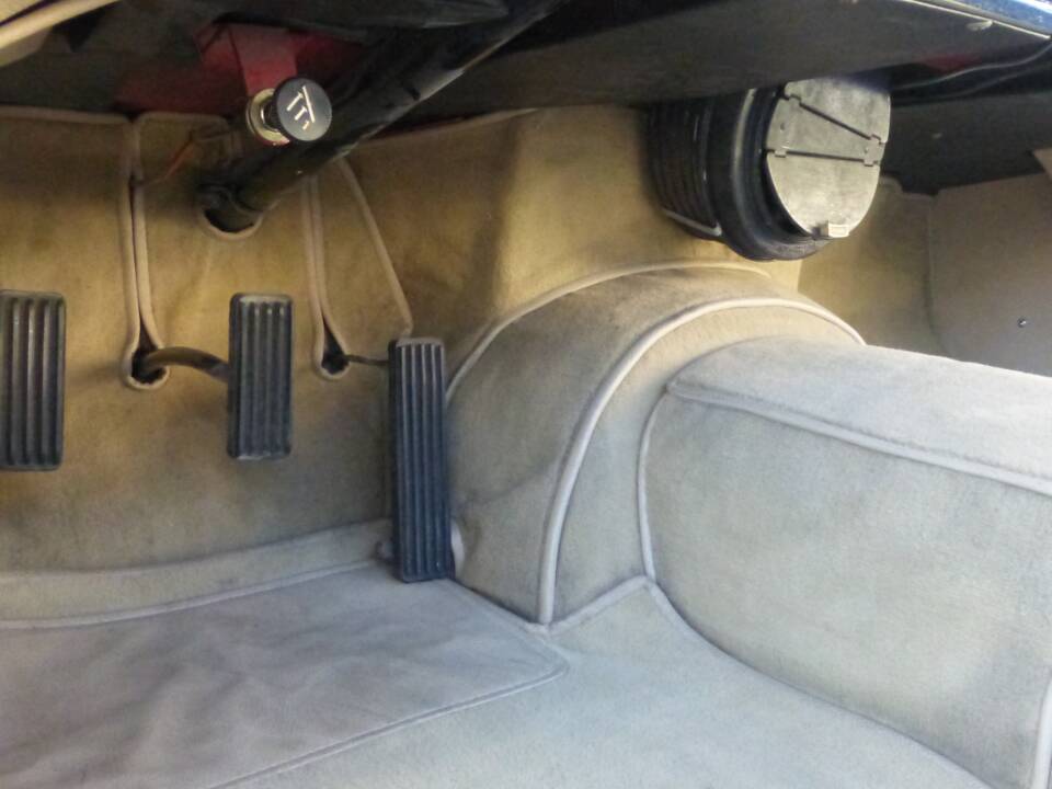 Image 53/174 of Jaguar XK 150 3.4 S OTS (1958)