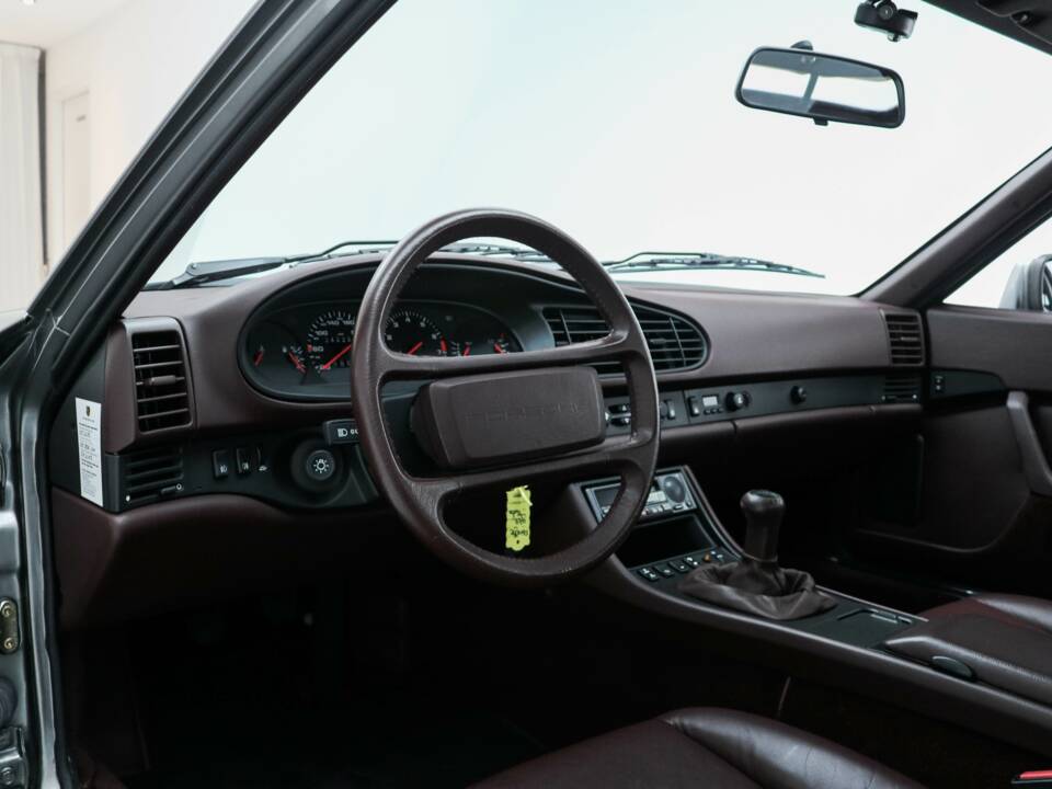 Bild 5/19 von Porsche 944 Turbo (1988)