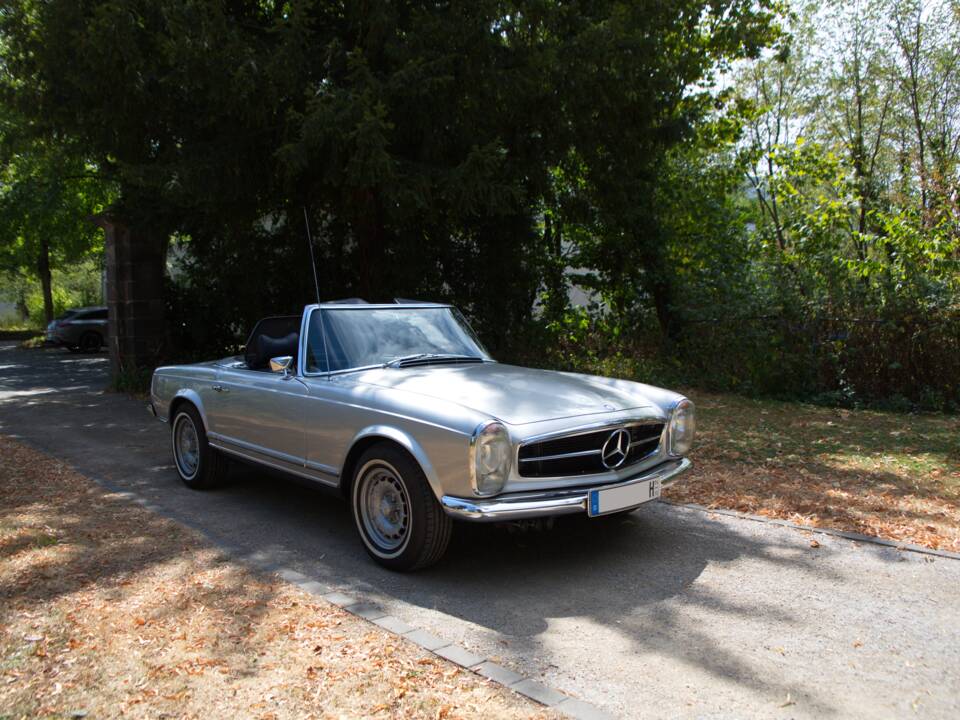 Image 15/37 of Mercedes-Benz 280 SL (1969)