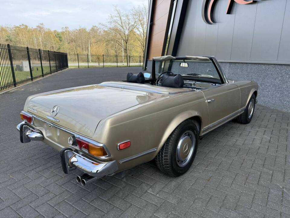 Image 11/49 of Mercedes-Benz 280 SL (1971)