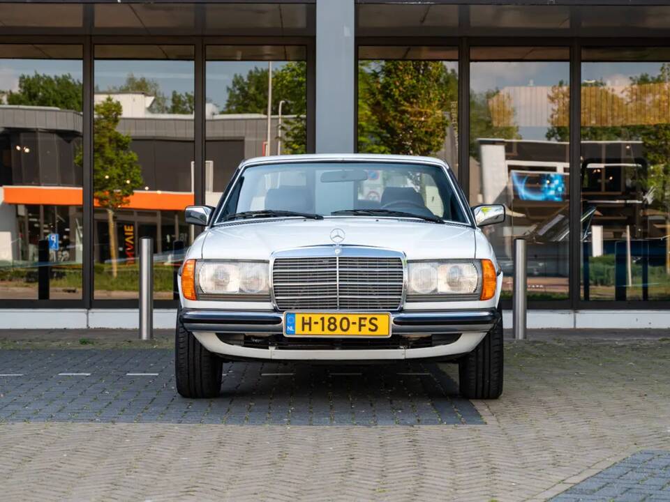 Bild 4/62 von Mercedes-Benz 280 CE (1982)