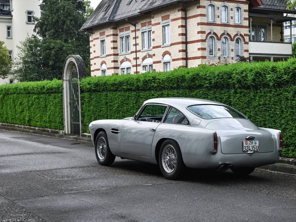 Image 8/50 de Aston Martin DB 4 (1960)