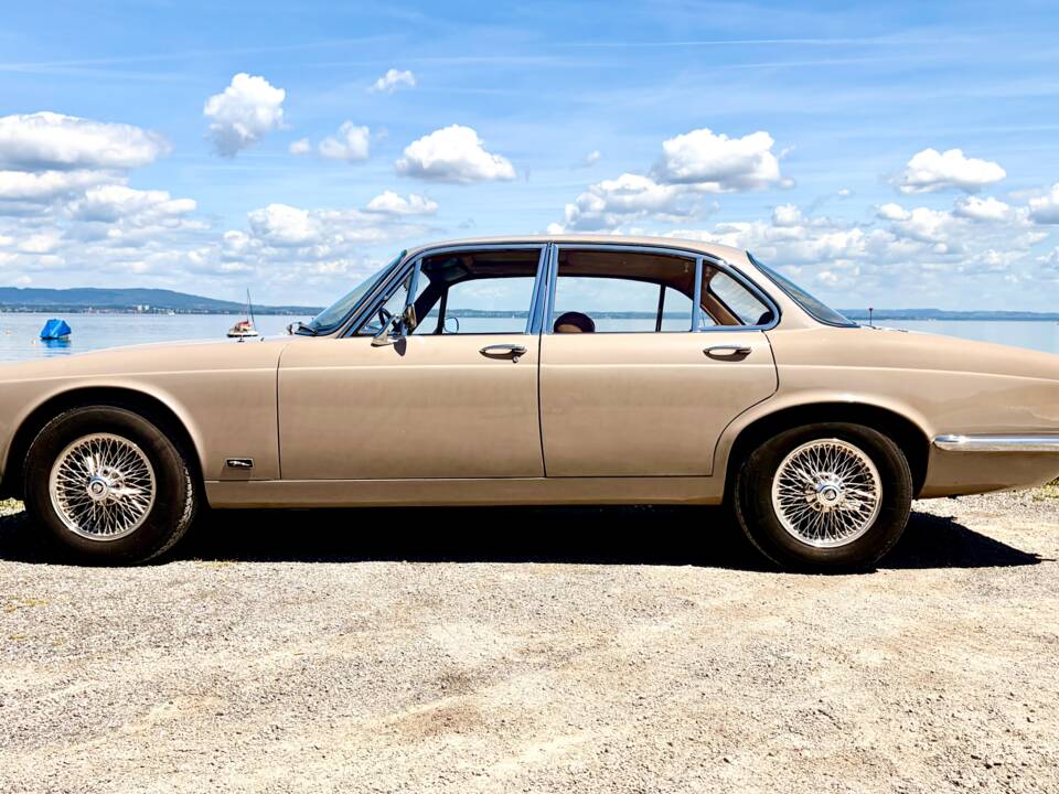 Bild 2/17 von Jaguar XJ 6 2.8 (1971)
