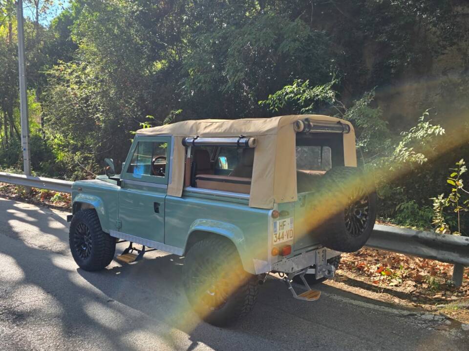 Image 66/72 of Land Rover 90 (1987)