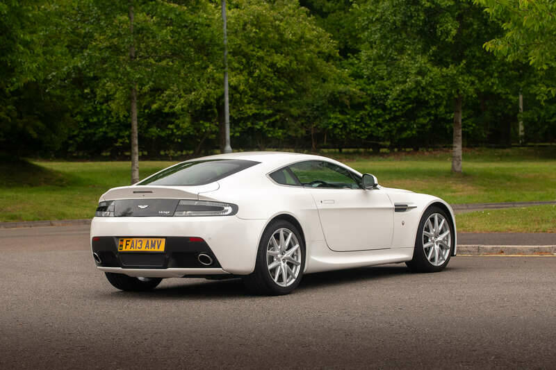Bild 19/50 von Aston Martin V8 Vantage (2013)