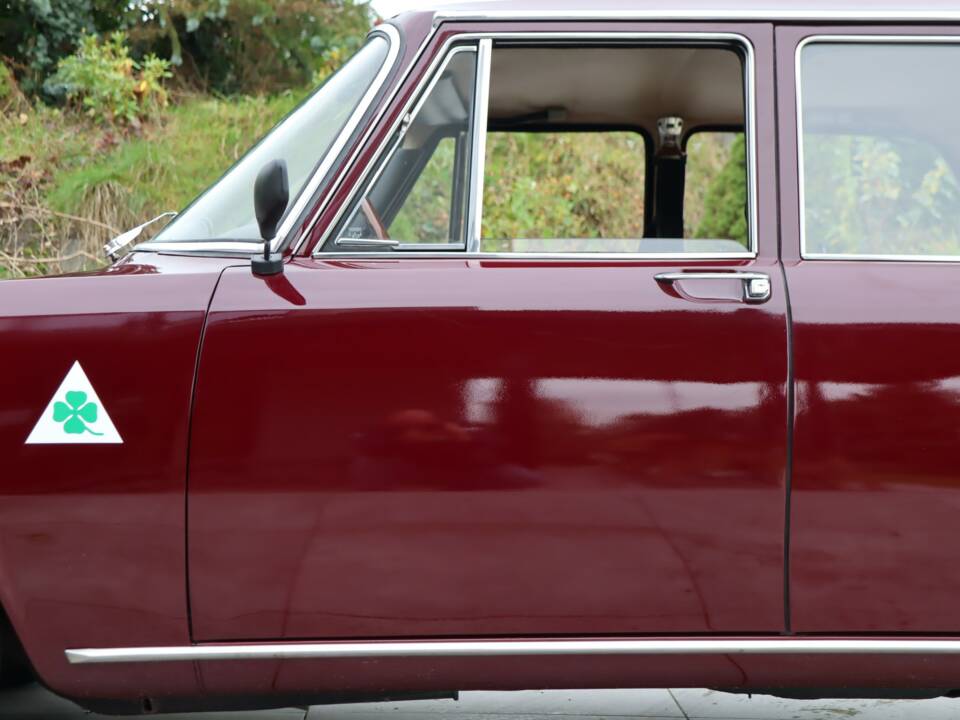Image 25/50 of Alfa Romeo 1750 Berlina (1971)